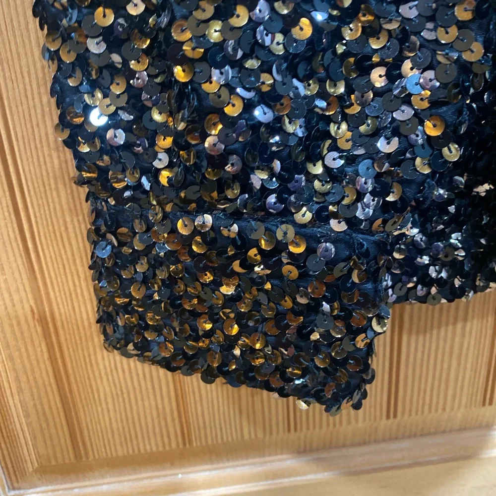 Elegant Gold & Black Sequinned Fully Lined Jacket - Picture 4 of 7